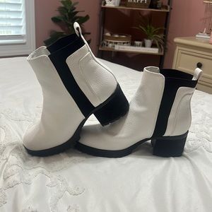 While Chelsea Boots